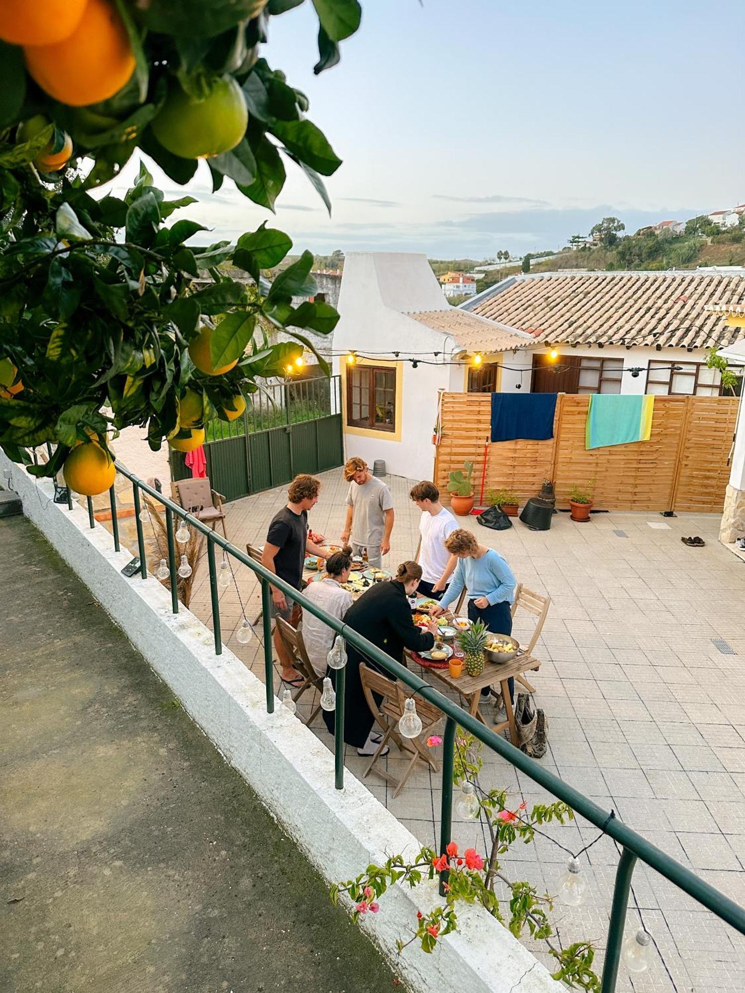The Far End Surf House - Surf & Yoga Holidays Lourinha  Ngoại thất bức ảnh